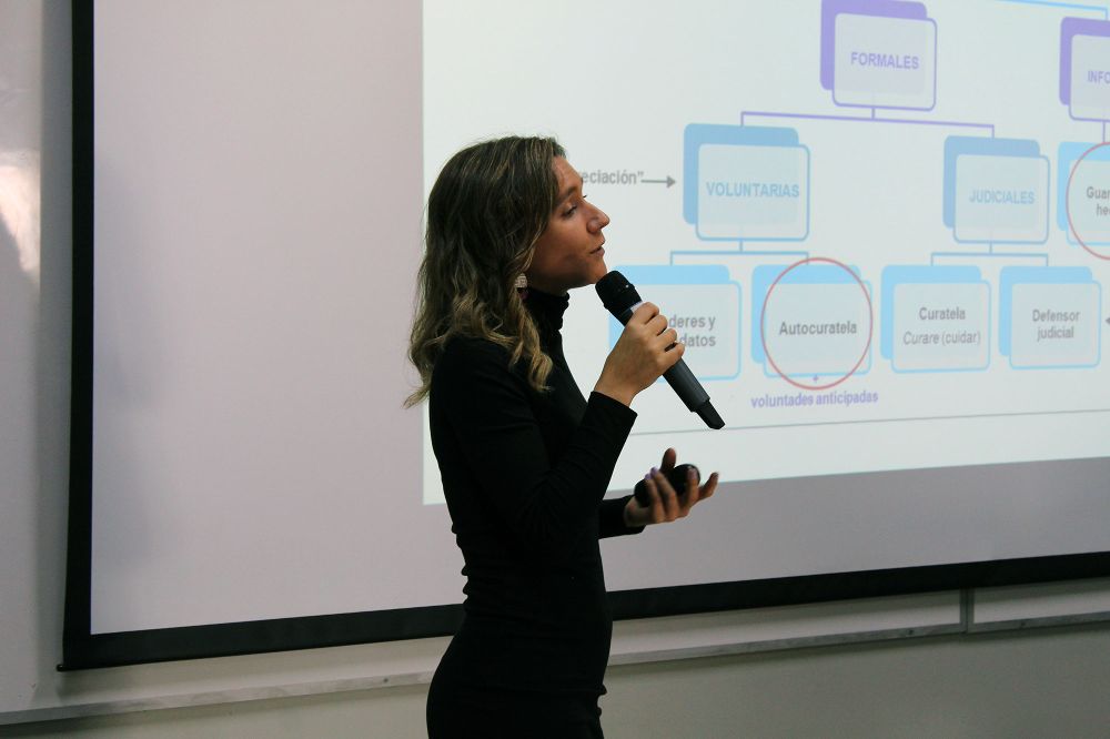 "En Chile todavía se implementa el sistema de sustitución, por tanto, abogaría por el cambio que se dio en España en el año 2021", señaló la especialista.